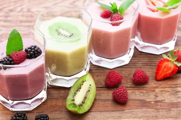 Smoothies de frutas para a dieta de bebidas
